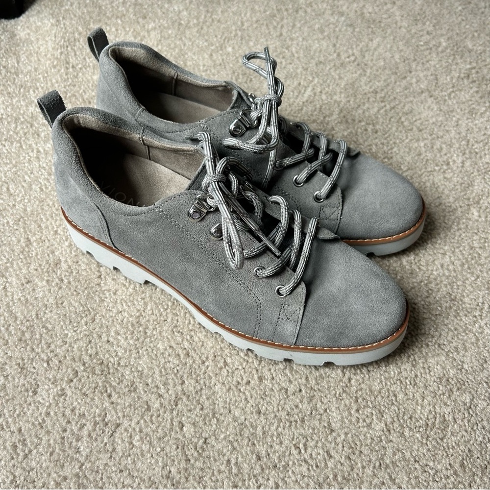 Vionic Women's Size 6.5 Suede Lace Up Shoes Ballari Charcoal Gray LikeNew